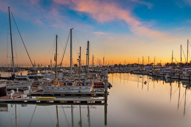 7 Commodore DR 355, Emeryville, CA 94608