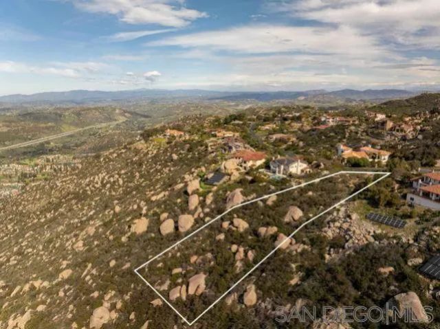Meadow Glen Way 56, Escondido, CA 92026