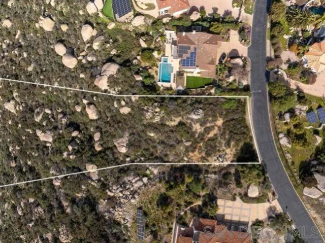 Meadow Glen Way 56, Escondido, CA 92026