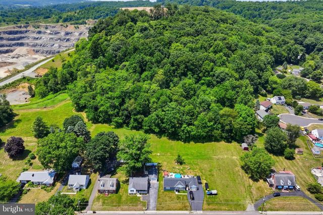 1617 S MAIN ST, Bechtelsville, PA 19505