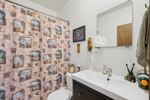 2211 10th Avenue S, Minneapolis, MN 55404