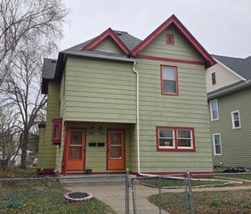 2211 10th Avenue S, Minneapolis, MN 55404
