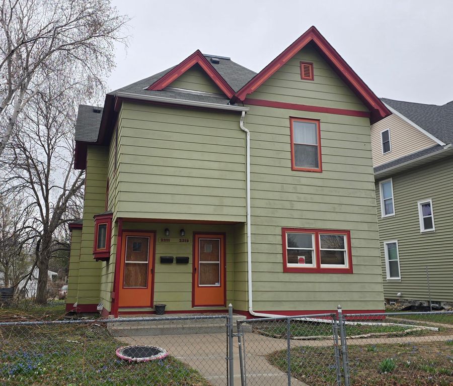 2211 10th Avenue S, Minneapolis, MN 55404