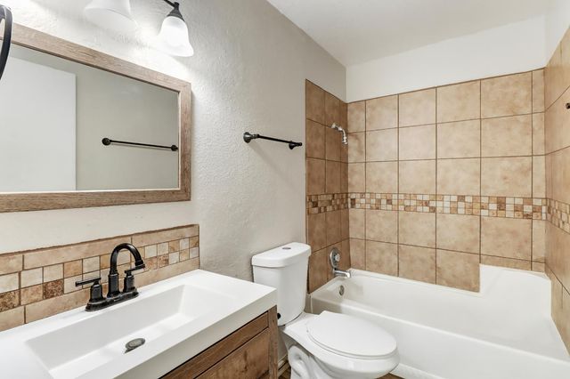 4028 Bairnsdale Way, Sacramento, CA 95826