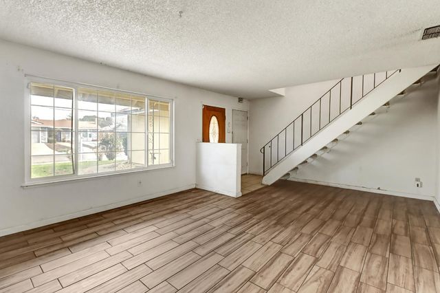 4028 Bairnsdale Way, Sacramento, CA 95826