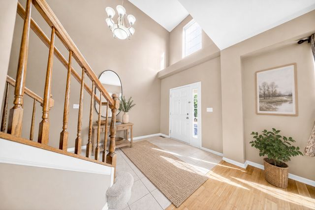 1249 Mallard Lane, Hoffman Estates, IL 60192