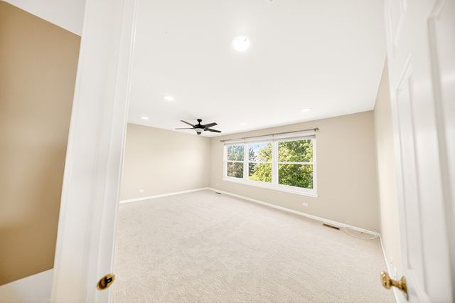 1249 Mallard Lane, Hoffman Estates, IL 60192