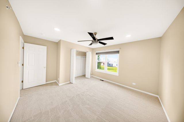 1249 Mallard Lane, Hoffman Estates, IL 60192