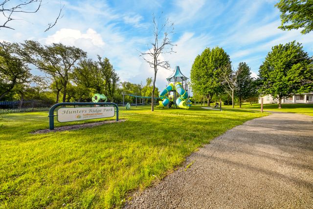 1249 Mallard Lane, Hoffman Estates, IL 60192