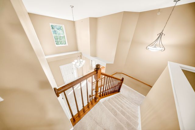 1249 Mallard Lane, Hoffman Estates, IL 60192