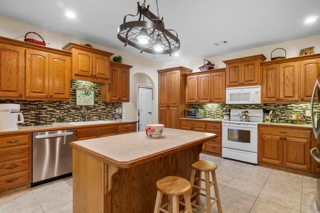 1052 Gravel Hill Road, Romance, AR 72136