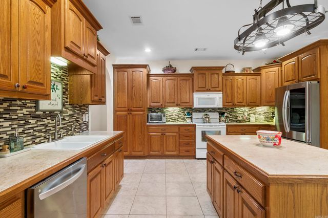 1052 Gravel Hill Road, Romance, AR 72136