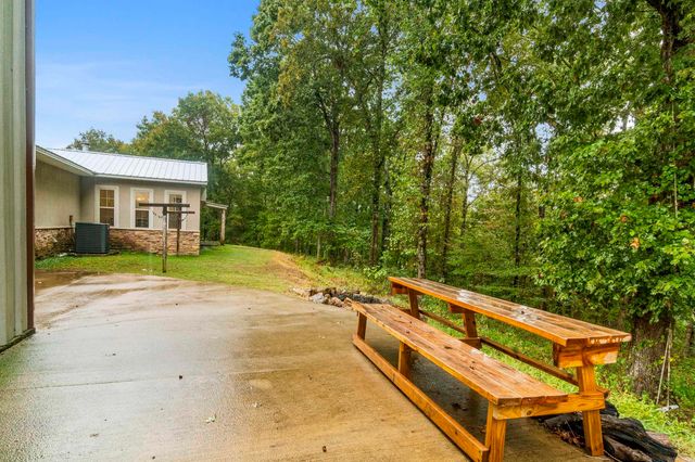 1052 Gravel Hill Road, Romance, AR 72136