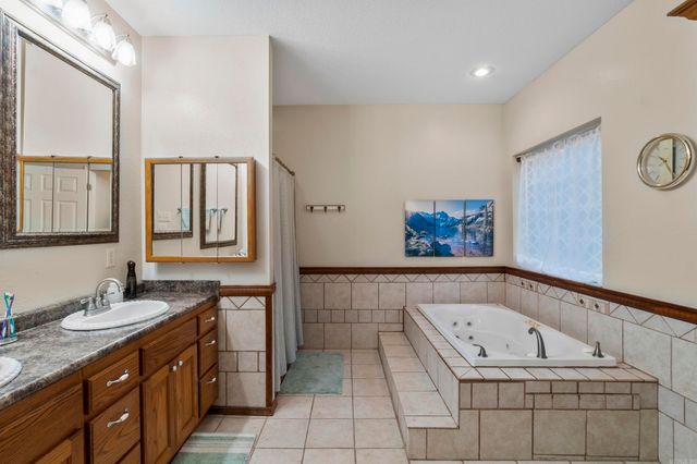 1052 Gravel Hill Road, Romance, AR 72136