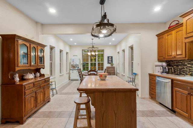 1052 Gravel Hill Road, Romance, AR 72136