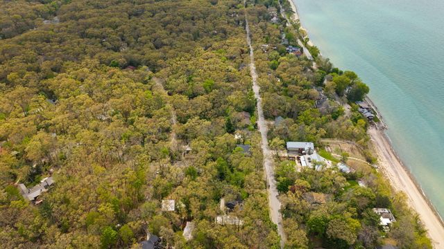 30 Briarwood Trail, New Buffalo Twp, MI 49117