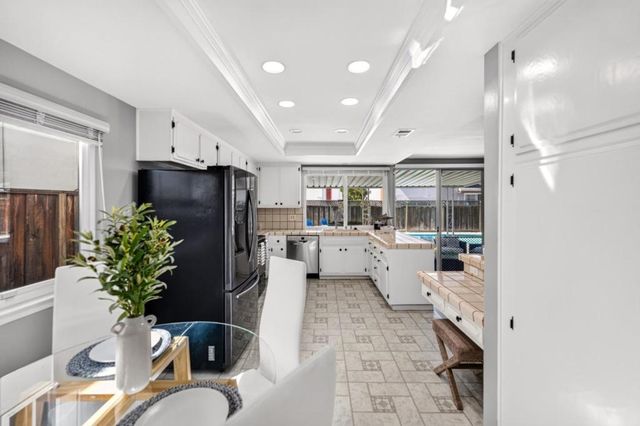 5443 Entrada Cedros, San Jose, CA 95123