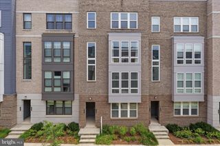 13329 LAUNDERS ST #137, Herndon, VA 20171