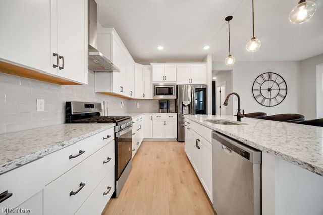 8809 Leatherleaf Drive, Columbia Station, OH 44028