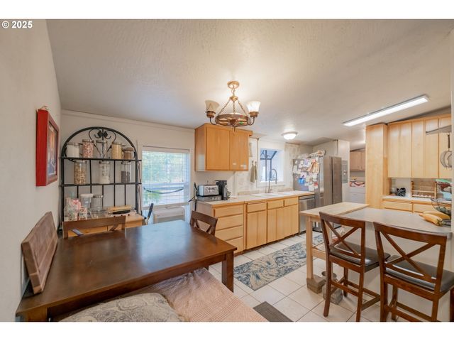 6000 RIVER Rd S, Salem, OR 97302