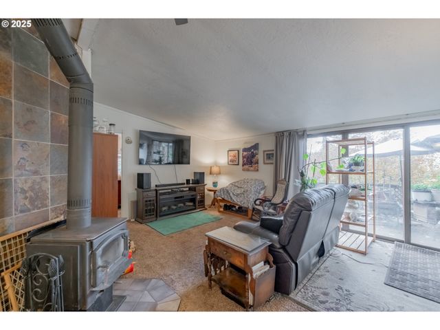 6000 RIVER Rd S, Salem, OR 97302