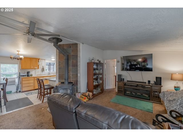 6000 RIVER Rd S, Salem, OR 97302