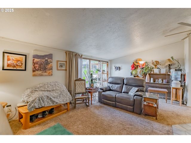 6000 RIVER Rd S, Salem, OR 97302