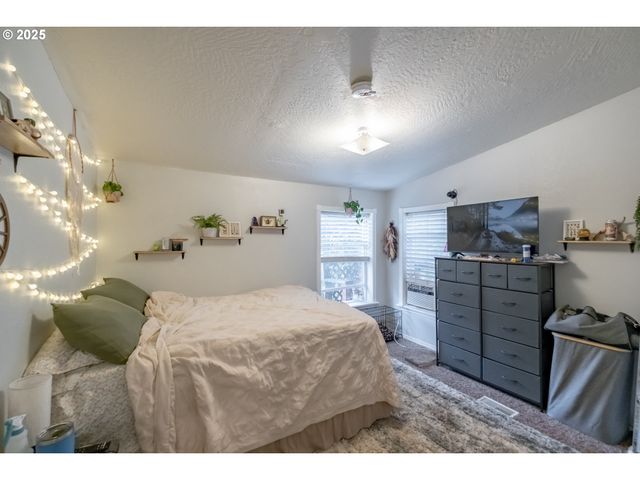 6000 RIVER Rd S, Salem, OR 97302