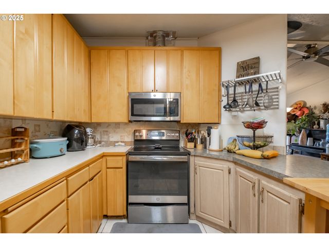 6000 RIVER Rd S, Salem, OR 97302