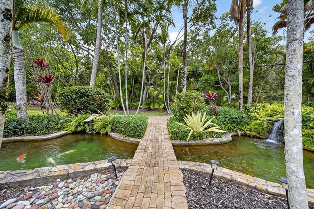 12330 Pine Needle Ln, Pinecrest, FL 33156