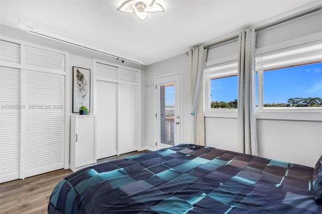 901 SW 11th Ave 17H, Hallandale Beach, FL 33009