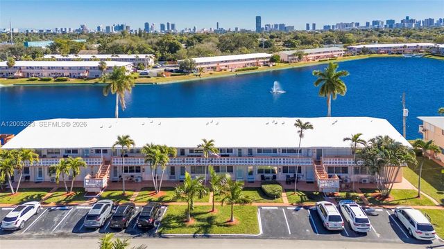 901 SW 11th Ave 17H, Hallandale Beach, FL 33009