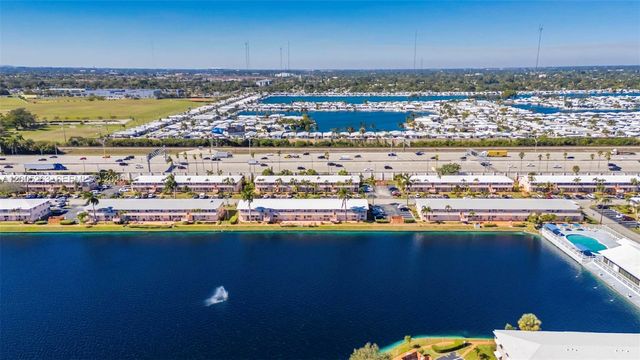 901 SW 11th Ave 17H, Hallandale Beach, FL 33009