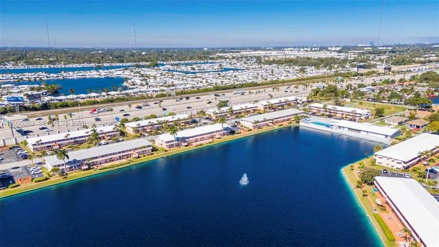 901 SW 11th Ave 17H, Hallandale Beach, FL 33009