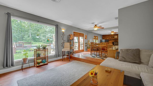 495 Meadowwood Drive, Valparaiso, IN 46385