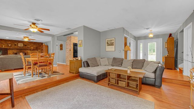 495 Meadowwood Drive, Valparaiso, IN 46385