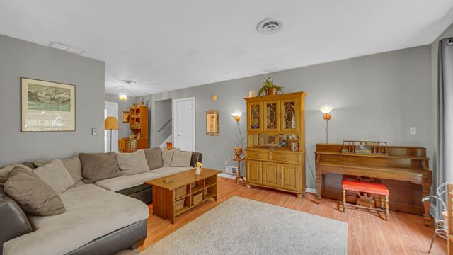 495 Meadowwood Drive, Valparaiso, IN 46385
