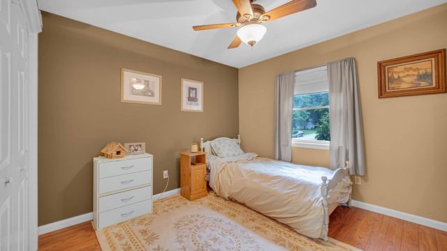 495 Meadowwood Drive, Valparaiso, IN 46385