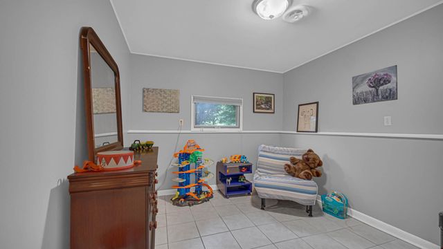 495 Meadowwood Drive, Valparaiso, IN 46385