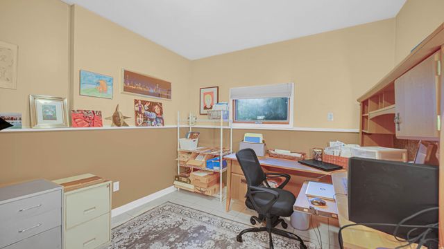 495 Meadowwood Drive, Valparaiso, IN 46385