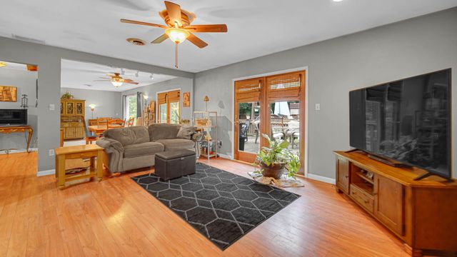 495 Meadowwood Drive, Valparaiso, IN 46385