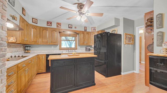 495 Meadowwood Drive, Valparaiso, IN 46385
