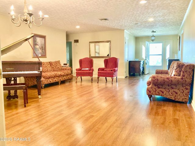 416 E 5th Street, Crowley, LA 70526