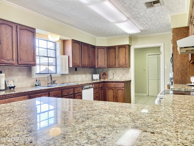 416 E 5th Street, Crowley, LA 70526