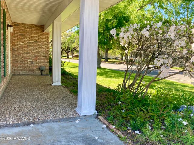 416 E 5th Street, Crowley, LA 70526