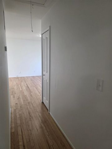1060 Commonwealth Avenue, Ypsilanti, MI 48198