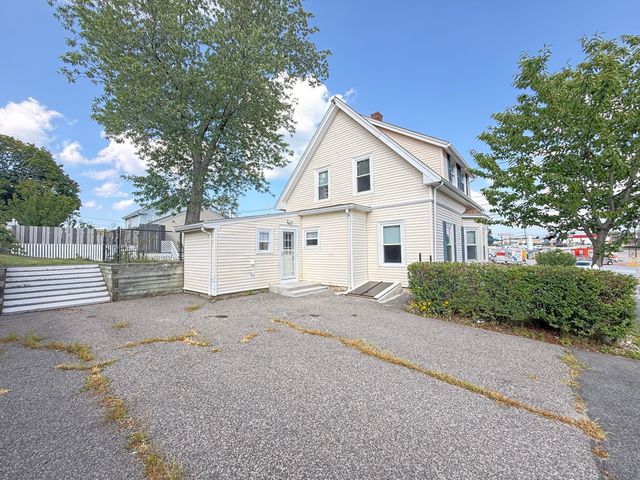 222 Neck St, Weymouth, MA 02191