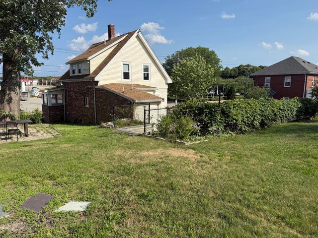 222 Neck St, Weymouth, MA 02191