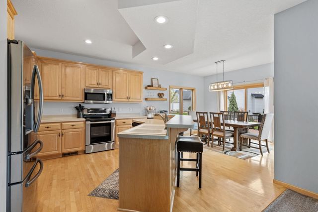10118 Yates Avenue N, Brooklyn Park, MN 55443