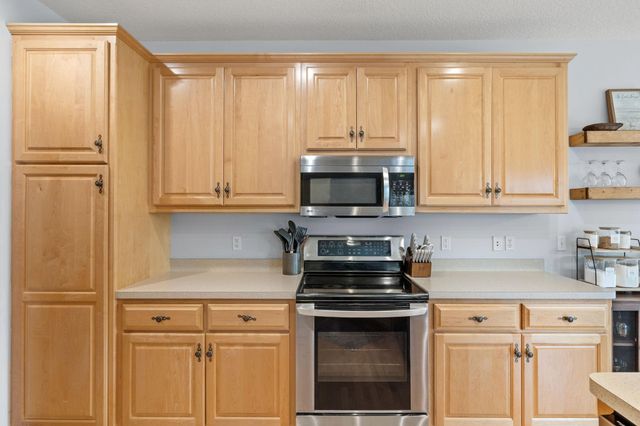 10118 Yates Avenue N, Brooklyn Park, MN 55443